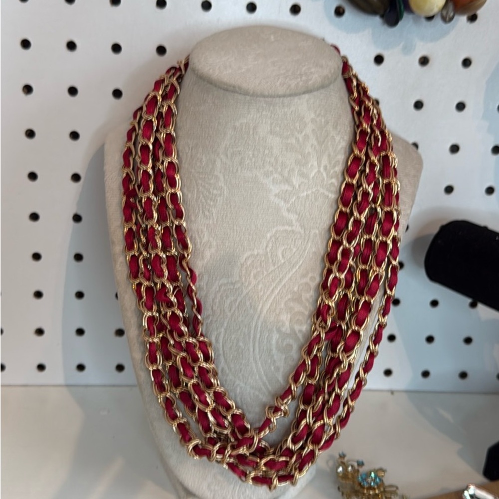 Elegant Red and Gold Chain Necklace